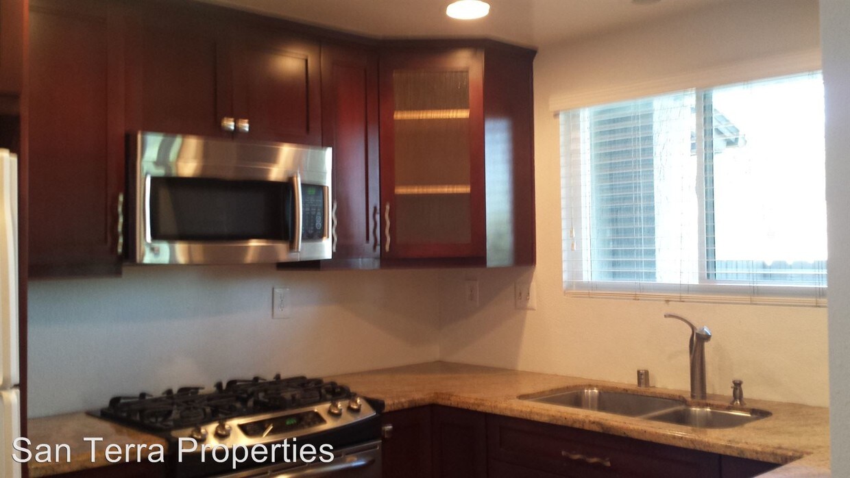 Primary Photo - 7411 Mission Trails Dr