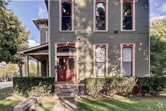 Building Photo - 943 N Park Ave