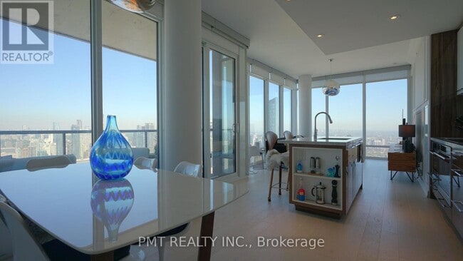 Building Photo - 488 University Ave