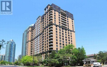 Building Photo - 18 Sommerset Way