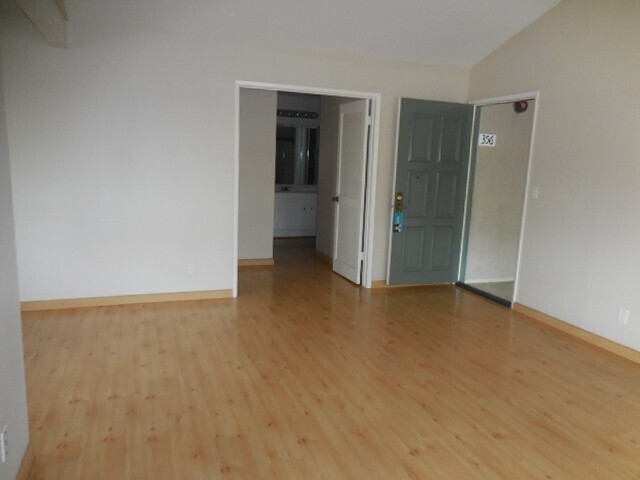 Foto del edificio - ROOMY UPSTRS CONDO IN EXCLUSIVE HOA!