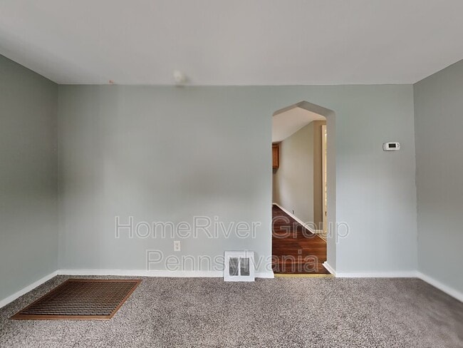 Building Photo - 3815 Sunview Dr