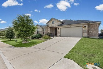 Building Photo - 1036 Almeria Bend