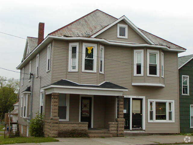 Building Photo - 565 E Main St