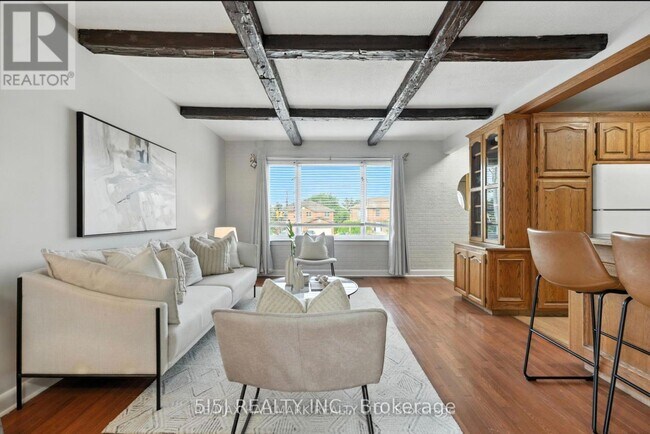 Photo du bâtiment - 2975 Weston Rd