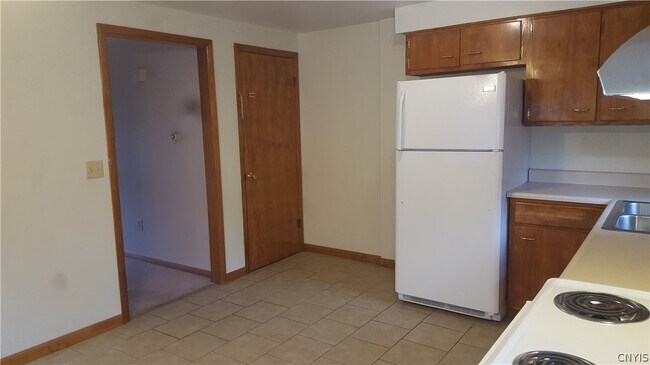 Building Photo - 312 Cayuga St