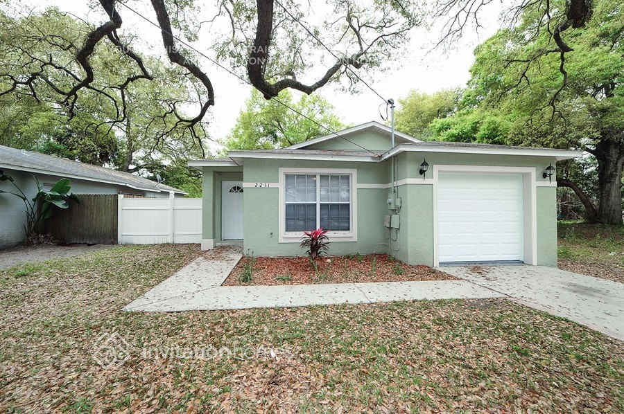 Foto principal - 2211 E 17th Ave