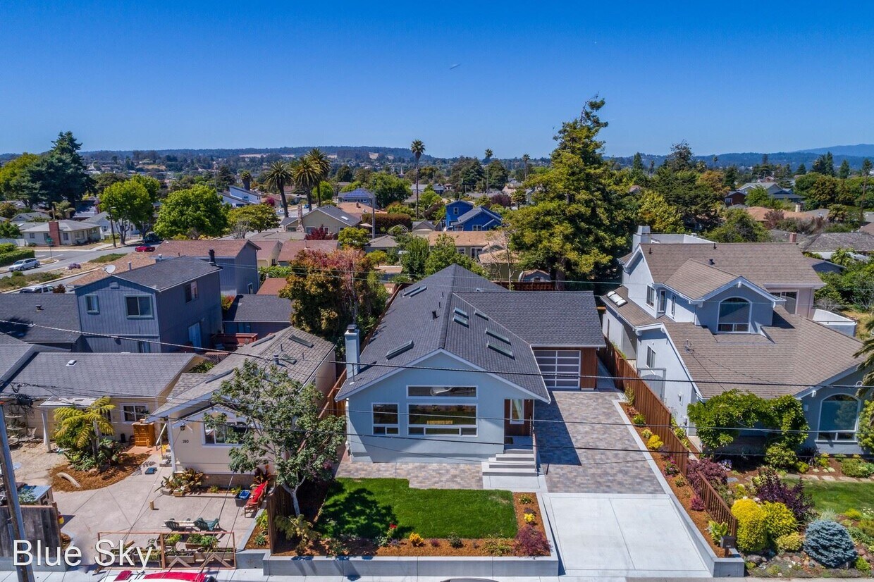 Foto principal - 4 br, 2 bath House - 172 Alta Avenue