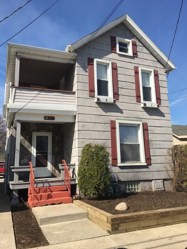 Building Photo - 416 Cascade St