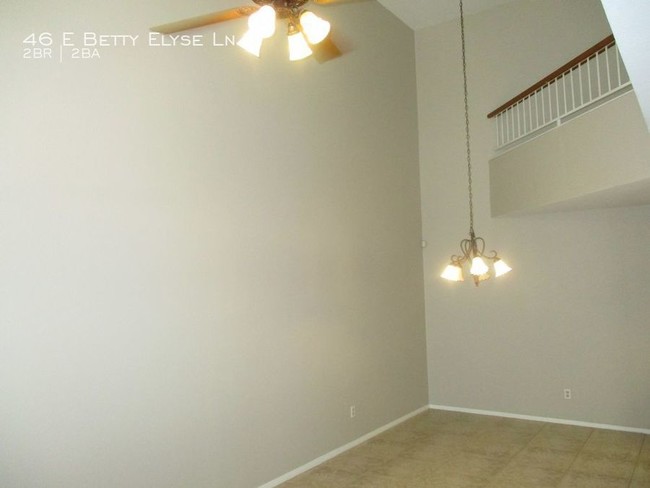 Foto del edificio - 2 bedroom 2 bath TOWNHOME!