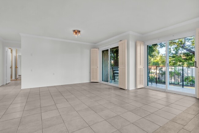 Foto del edificio - 2370 Via Mariposa W