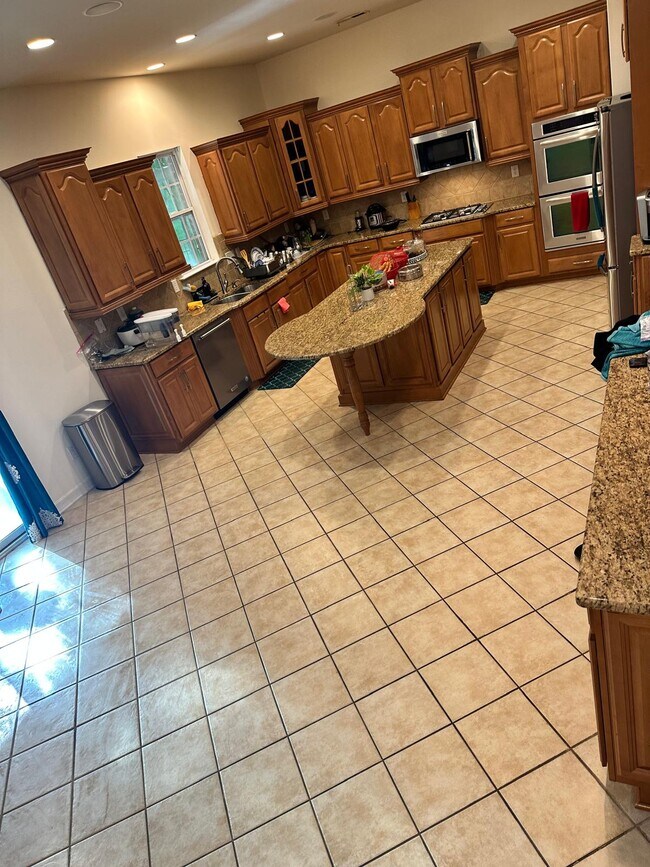 Foto del edificio - 10110 Paxton Run Rd