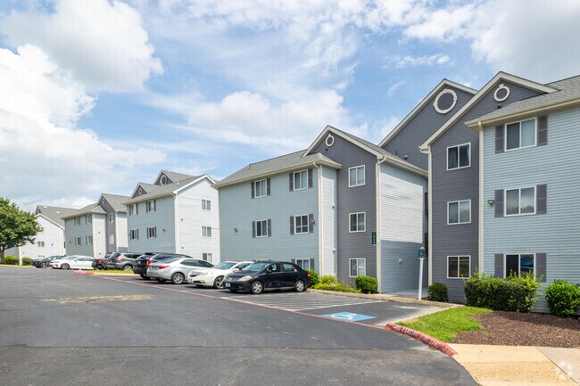 Foto del edificio - The Hills Southview Apartments