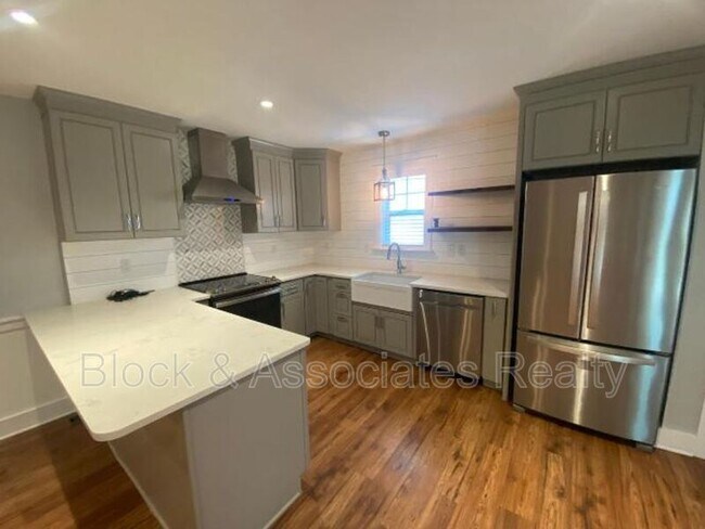 Building Photo - 1713 E Lenoir St