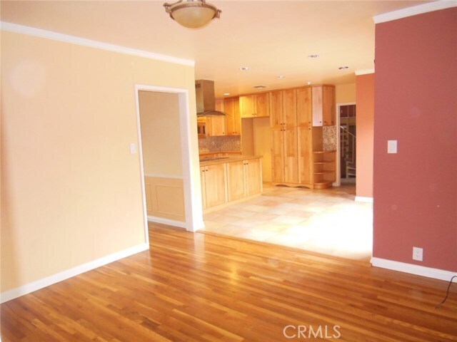 Building Photo - 944 Portola Dr