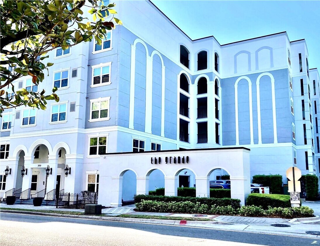 1BD/1BA Downtown Orlando in the Grande Condo! House Rental in Orlando