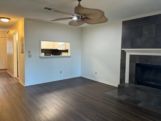 Building Photo - 3839 Belle Meade Ct