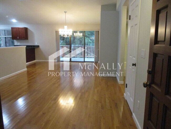 Foto del edificio - Spacious 3 Bedroom, 2.75 Bathroom Condo in Gig Harbor