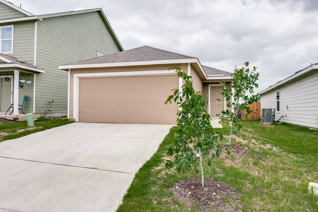 Foto del edificio - Modern 4-Bedroom Home Near Lackland AFB
