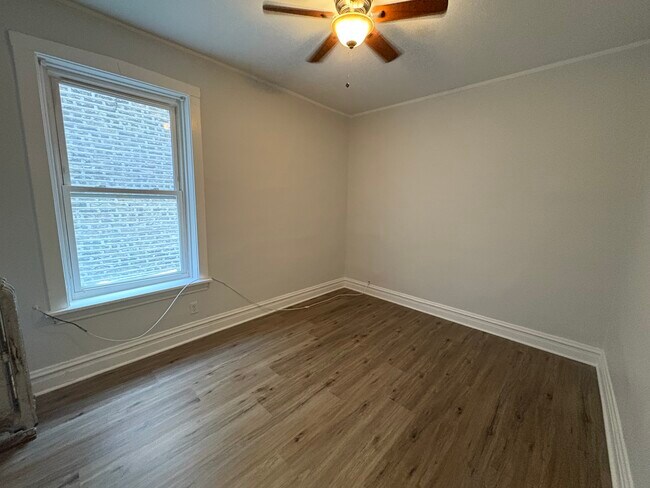 Foto del edificio - 2754 W Giddings St