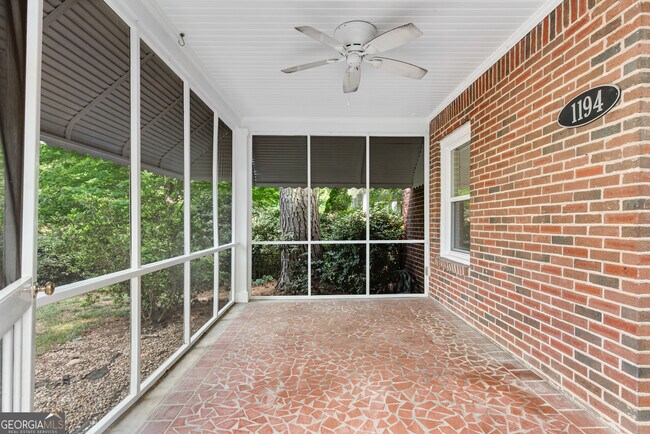Building Photo - 1194 Spring Valley Ln NE