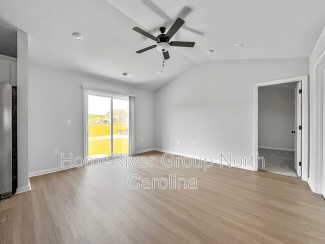 Foto del edificio - 3531 Clover Vly Dr