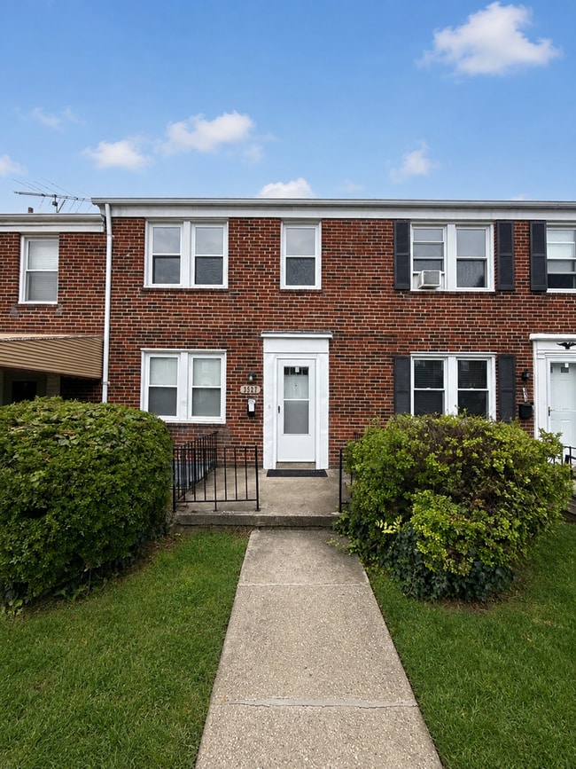 Building Photo - 3527 Parklawn Ave