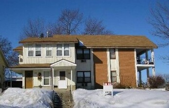 Building Photo - 306 S Lewis St S