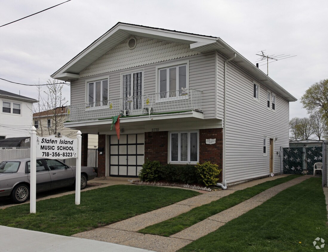 Primary Photo - 3770 Hylan Blvd