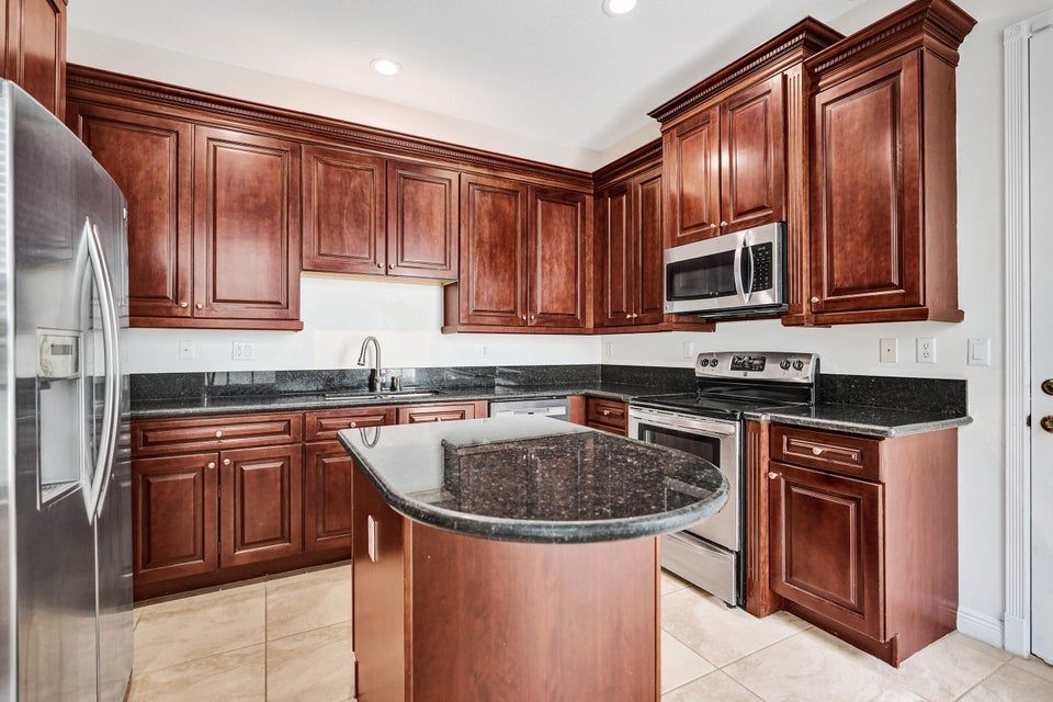 Foto principal - 8308 NW 9th Ave