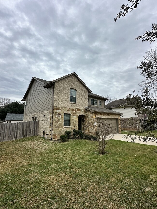 Building Photo - 13238 Enchanted Way Dr