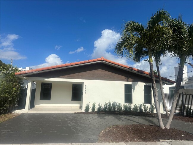 Foto del edificio - 3983 SW 2nd St