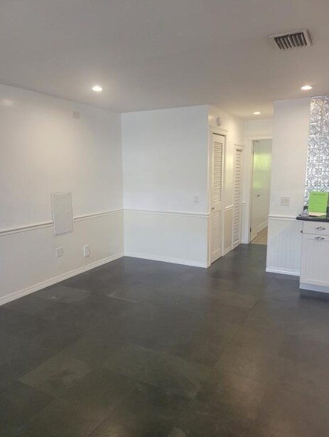 Foto del edificio - 815 Middle River Dr