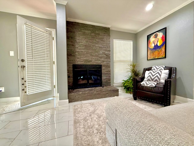 Building Photo - 2309 Kings Country Dr