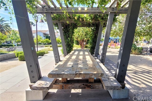 Building Photo - 651 E Valencia St