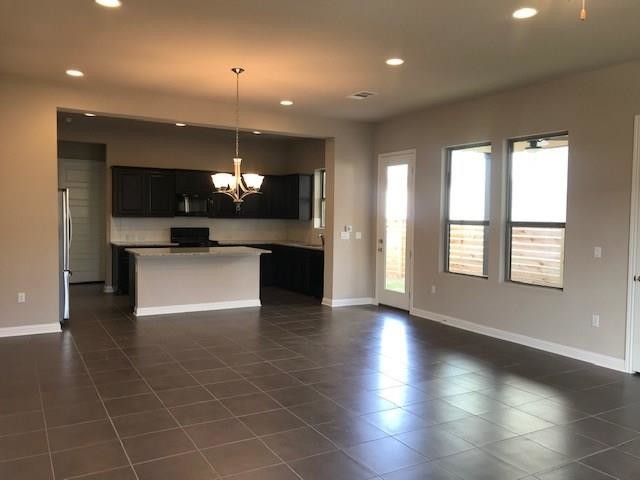 Building Photo - 1604 Arcilla Street