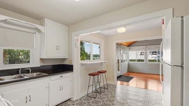 Foto del edificio - 4808 E 3rd St