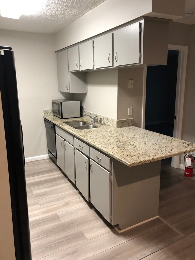 Foto del edificio - 224 Red Maple Pl