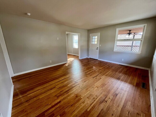 Foto del edificio - 3 Bedroom, 2 Bath Ranch located in Guilfor...