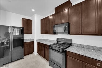 Building Photo - 2467 Bellinzona Pl