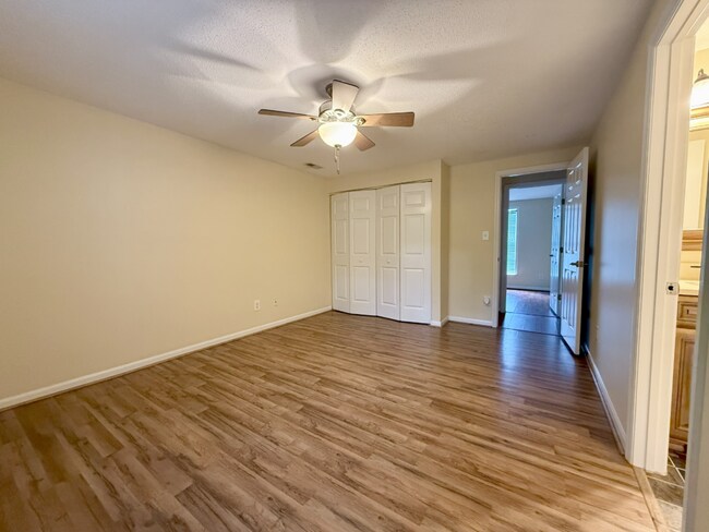 Foto del edificio - 2909 Golden Oak Ct