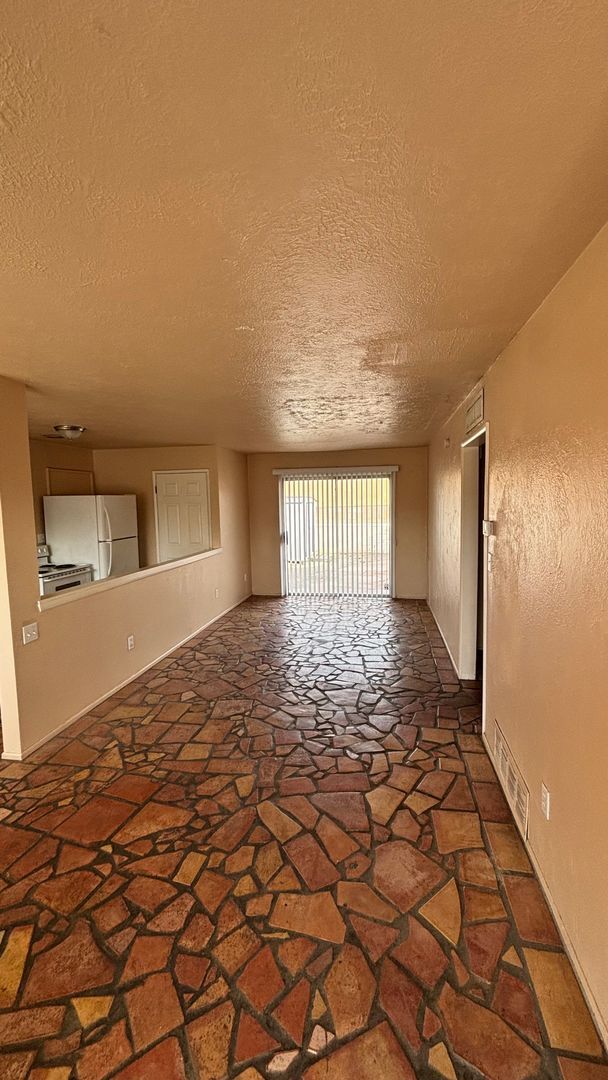 Foto del edificio - 3101 N Cherry Ave