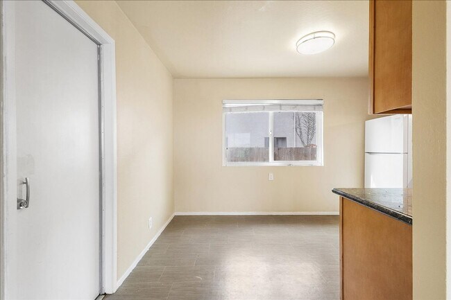 Building Photo - 267 Flint Ct