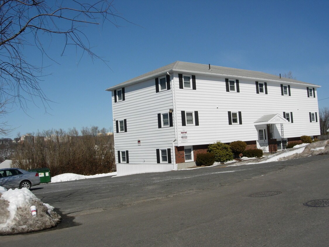 Primary Photo - 145 Orient St