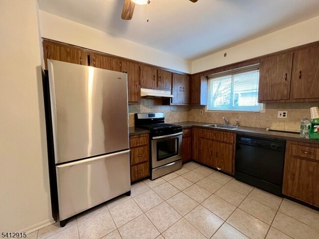 Building Photo - 107 Madison Ave