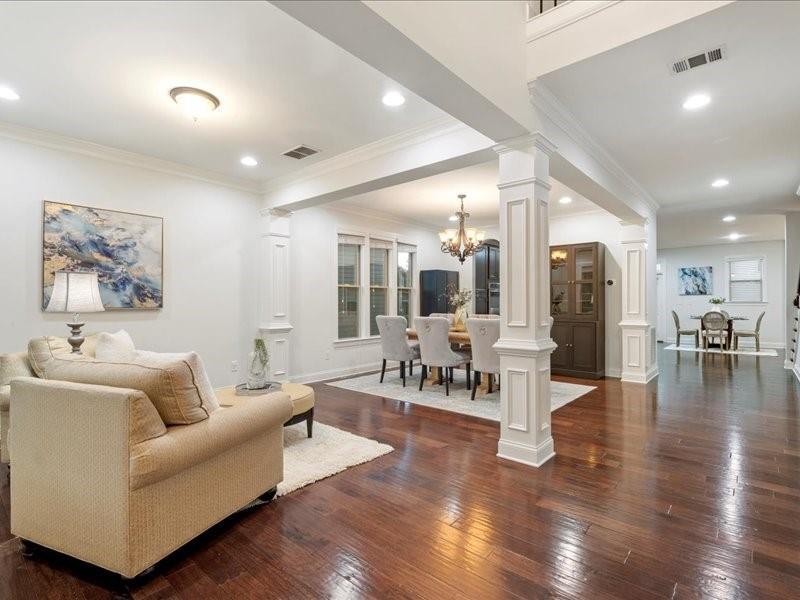 Primary Photo - 210 Ashland Ct