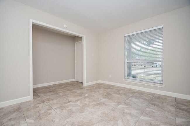 Foto del edificio - 13607 Elm Ct