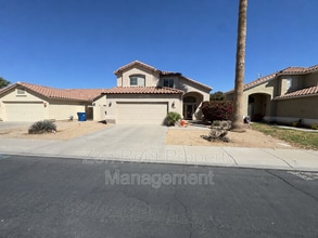 Building Photo - 1340 W Sparrow Dr