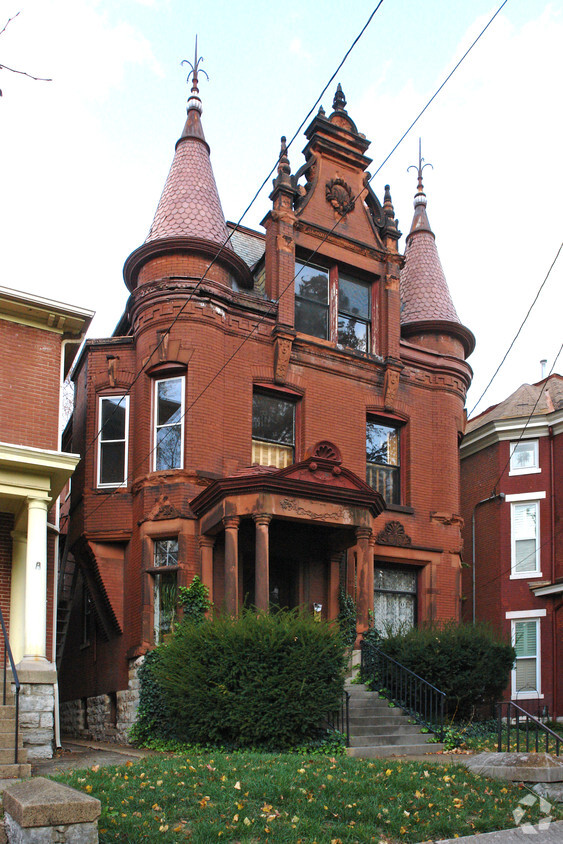 Primary Photo - 1411 Highland Ave