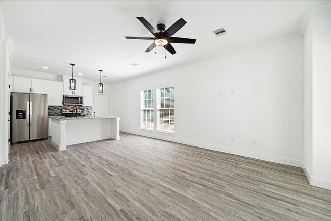 Foto del edificio - 120 W Mulberry Ave